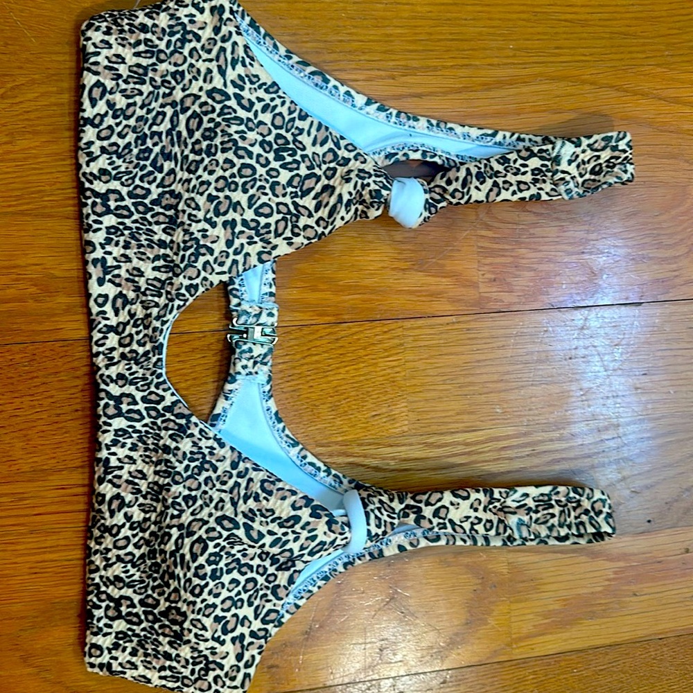 Zaful swim bikini top size 4 cheetah print